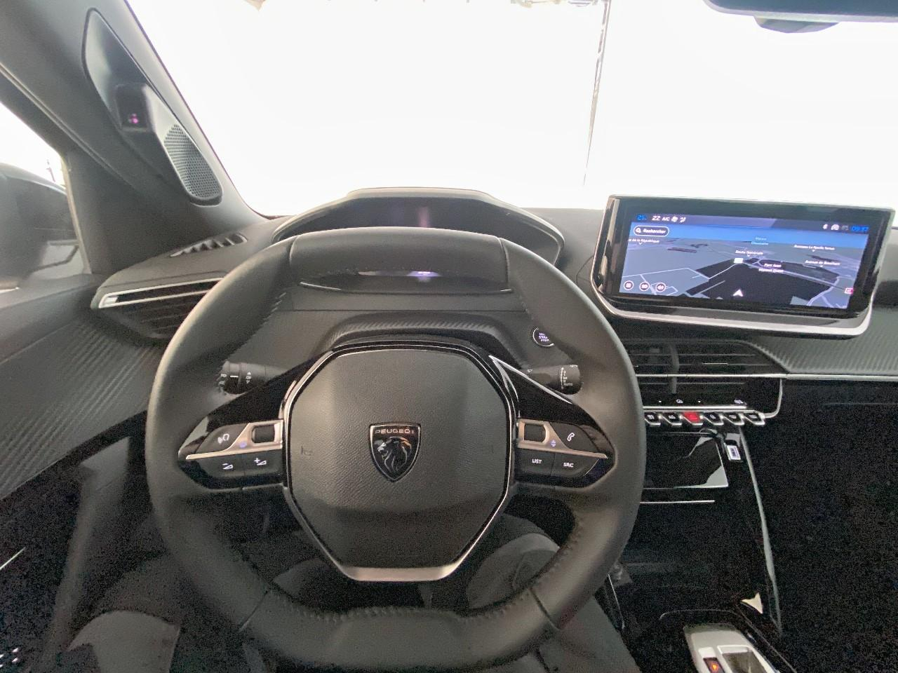 Peugeot 2008 hybrid 145 ch e-dcs6 allure — photo 12