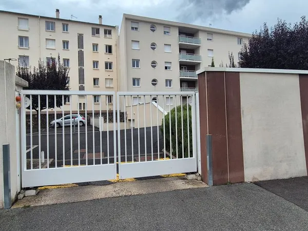 Place de parking dans résidence sécurisé