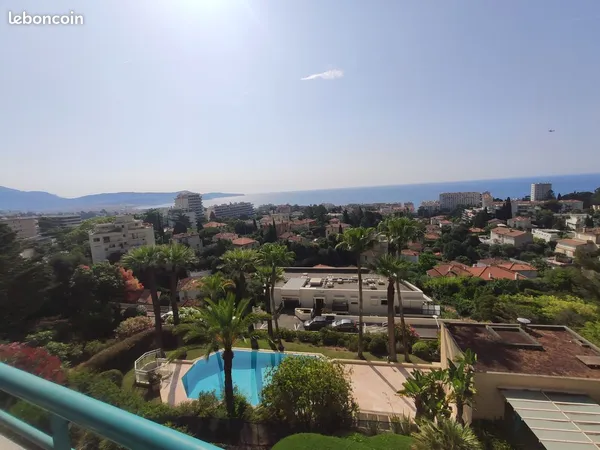 Location appartement 2 pièces meublé - Nice Fabron - Vue mer