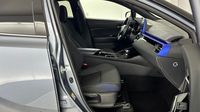 Toyota C-Hr 122h Graphic 2WD E-CVT MC19 — photo 15
