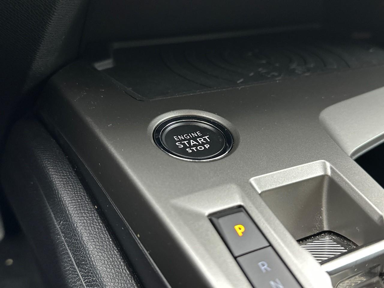 Peugeot 308 hybrid 145 e-dcs6 allure — photo 29