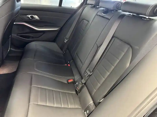 Bmw Serie 3 330d xdrive 286 ch bva8 — photo 12