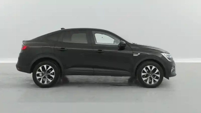 Renault Arkana mild hybrid 140 edc fap - 22 — photo 29