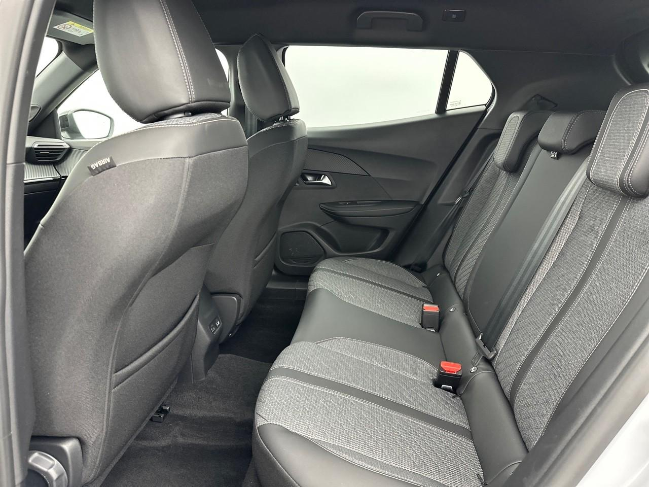 Peugeot 2008 100 s&s bvm6 allure — photo 12