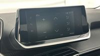 Peugeot 2008 1.2 PureTech 130ch S&S Allure Pack EAT8 — photo 13