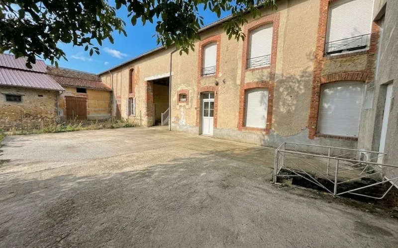 Photo 1
