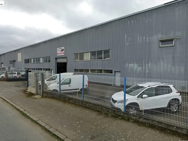 GUINGAMP - Batiment industriel/Stokage