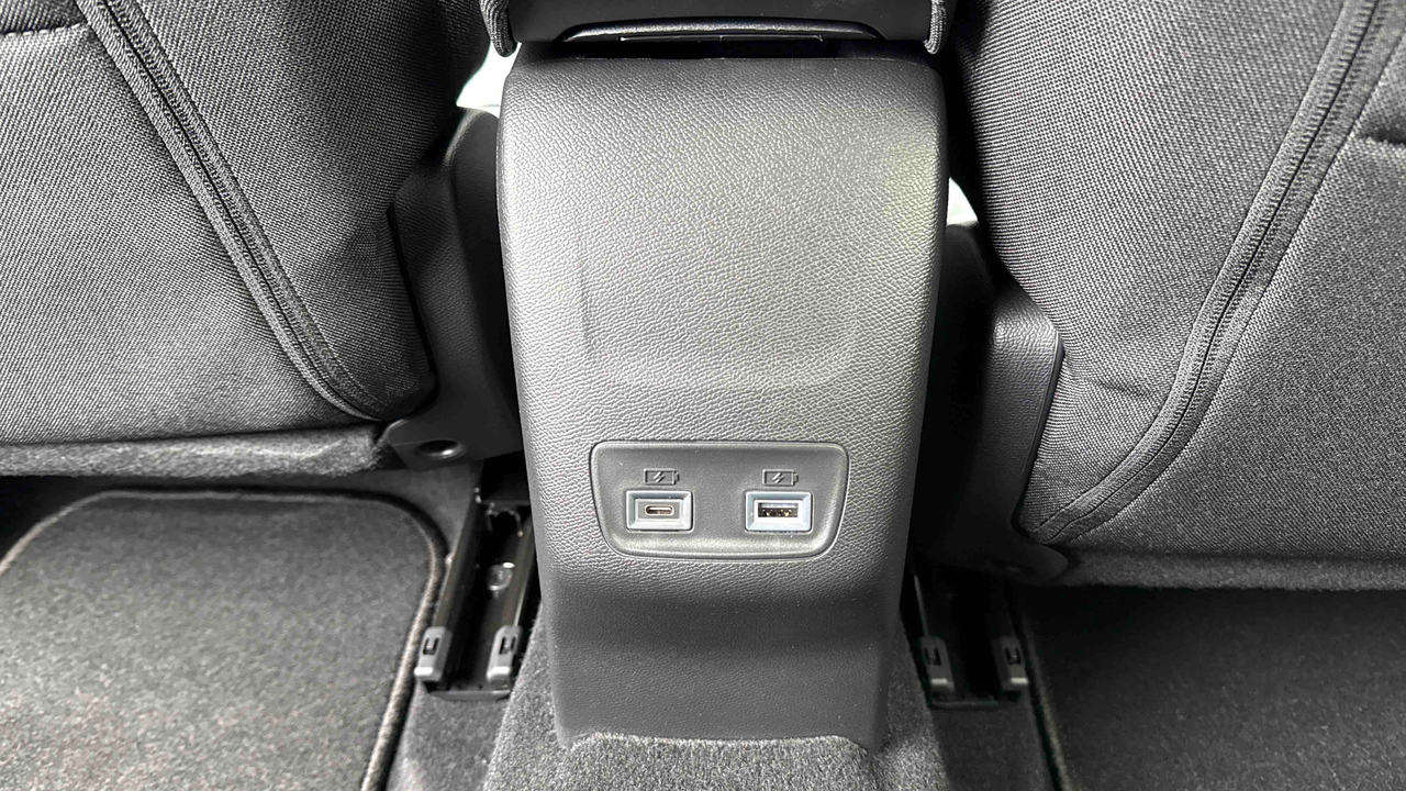 Peugeot 208 Hybrid 110 e-DCS6 — photo 33