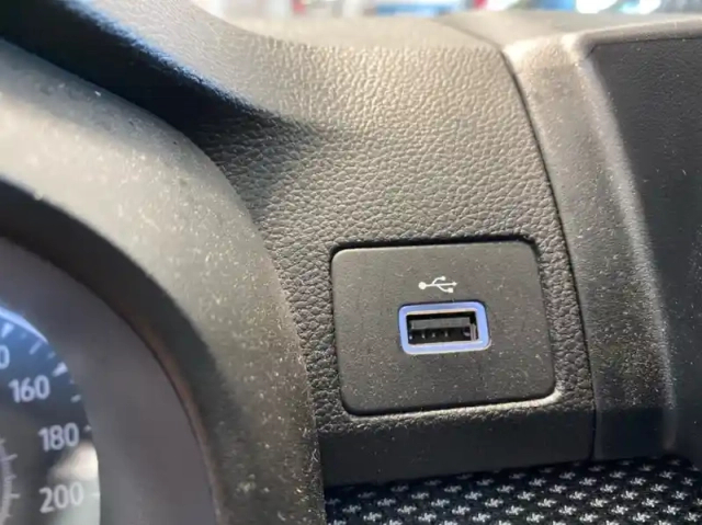 Dacia Sandero 1.0 tce 90ch journey — photo 52