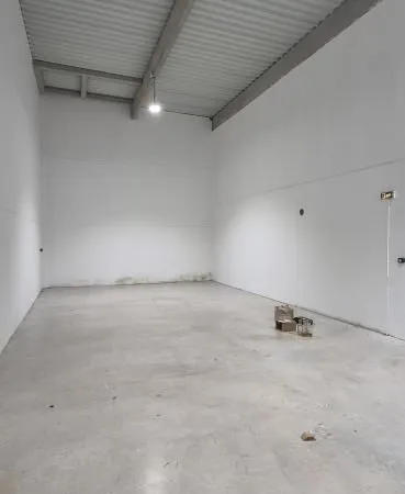 Local industriel 175 m²