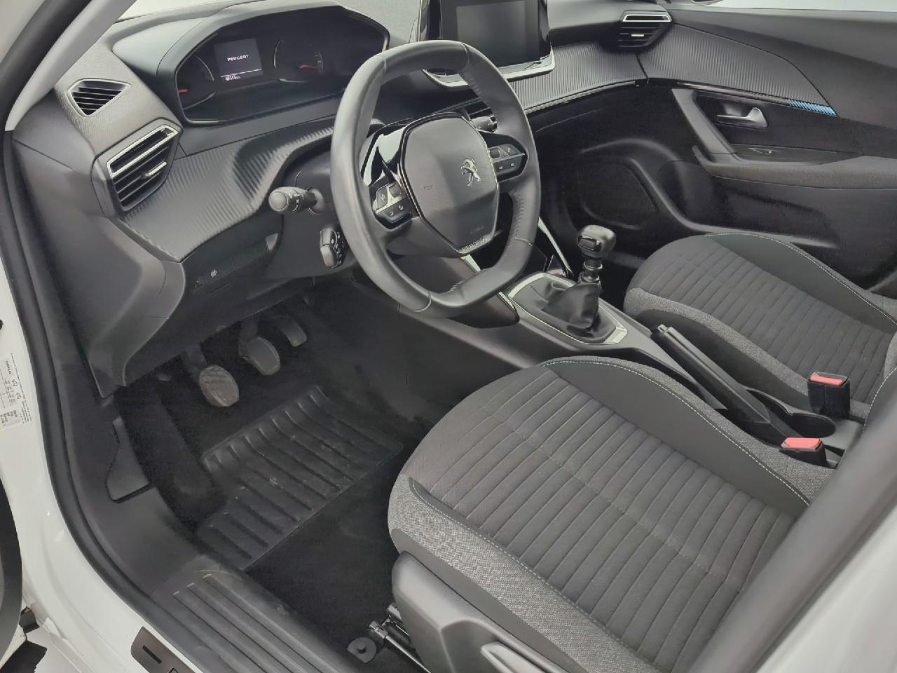 Peugeot 2008 puretech 100 s&s bvm6 style — photo 14