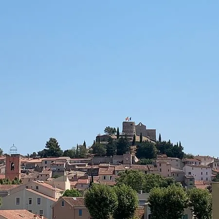 Location t2 - la garde 83130