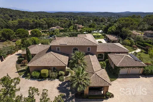 Villa 8 pièces 780 m²