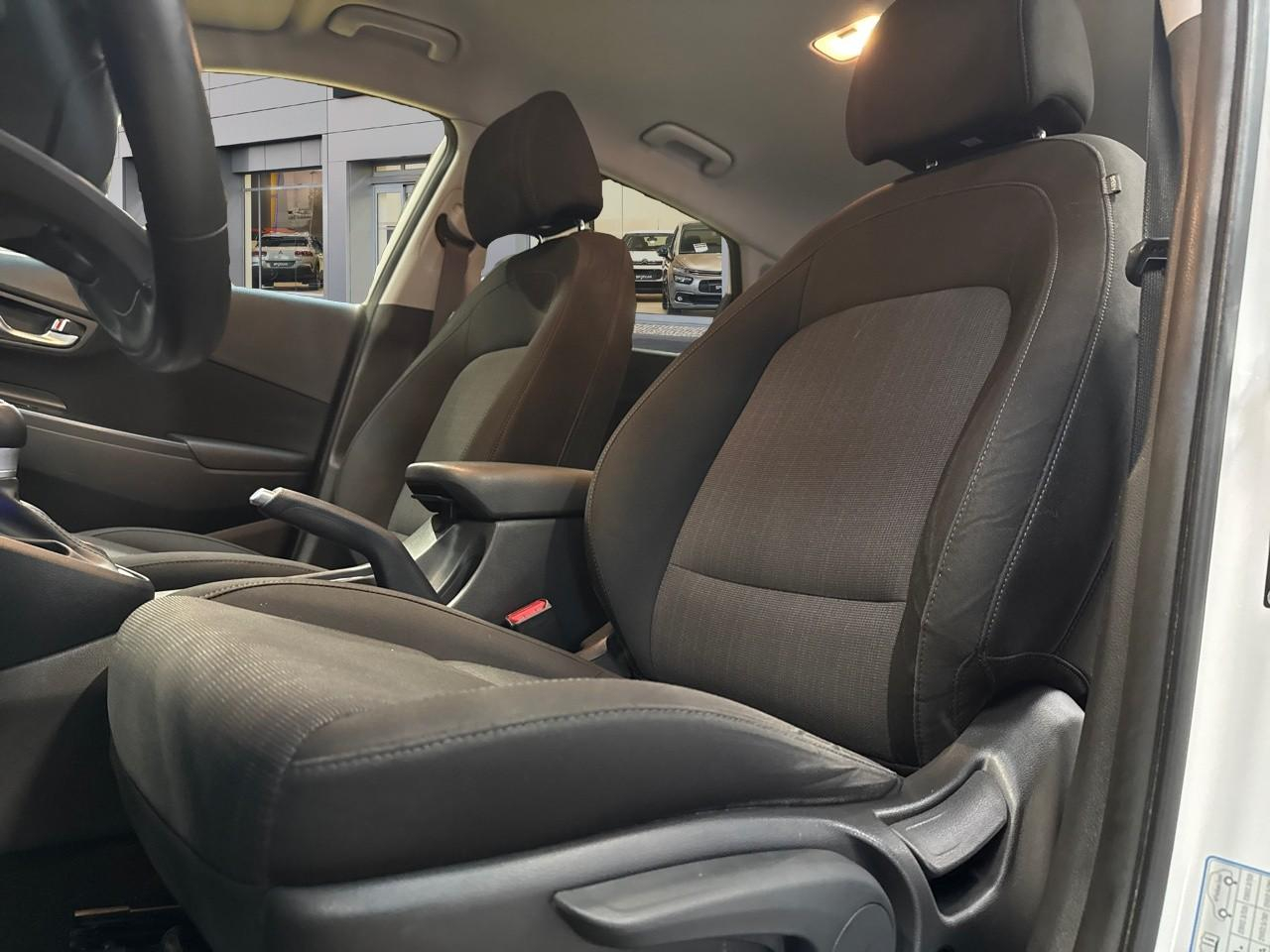 Hyundai Kona 1.6 crdi 136ch hybrid 48v creative dct-7 — photo 9