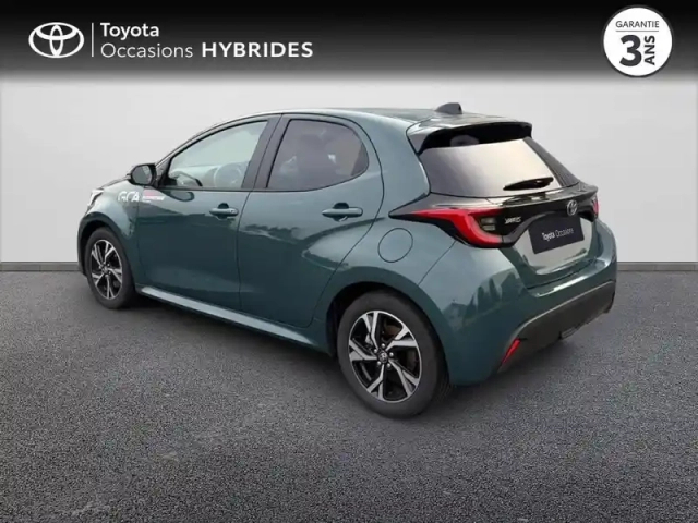 Toyota Yaris 116h design 5p mc24 — photo 2