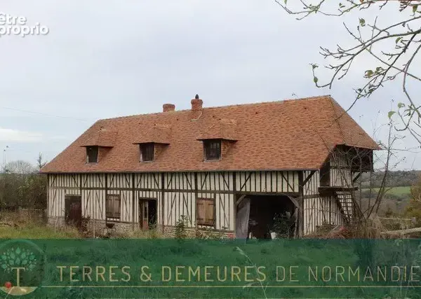 Charmante maison normande à colombages avec grand terrain arboré proche du centre-ville de Cormeille