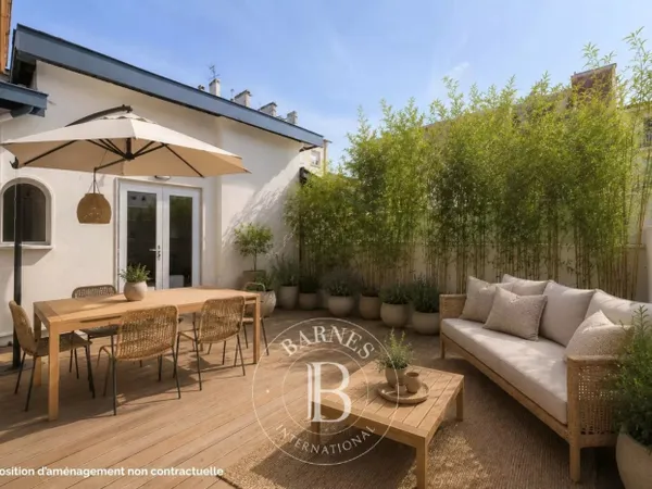 APPARTEMENT T3 RÉNOVÉ AVEC TERRASSE DE 34 M² EN CENTRE-VILLE D'A