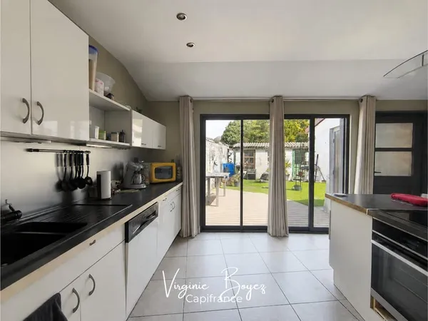 À VENDRE - Maison de ville 88 m² avec cour et dépendance à Bourbourg