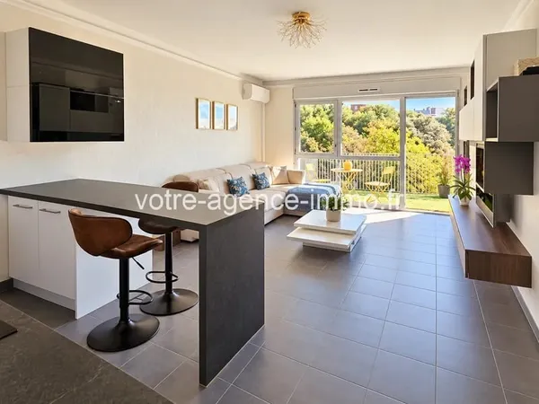 Nice sainte Marguerite 2P terrasse + poss garage