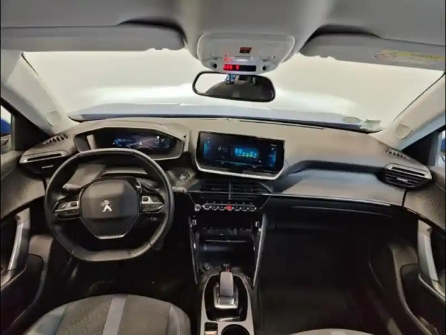 Peugeot 2008 e- 136ch allure — photo 12