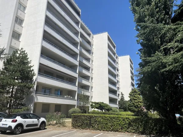 Vends appartement 137m² 6 pièces très grand garage Sainte-Foy-lès-Lyon