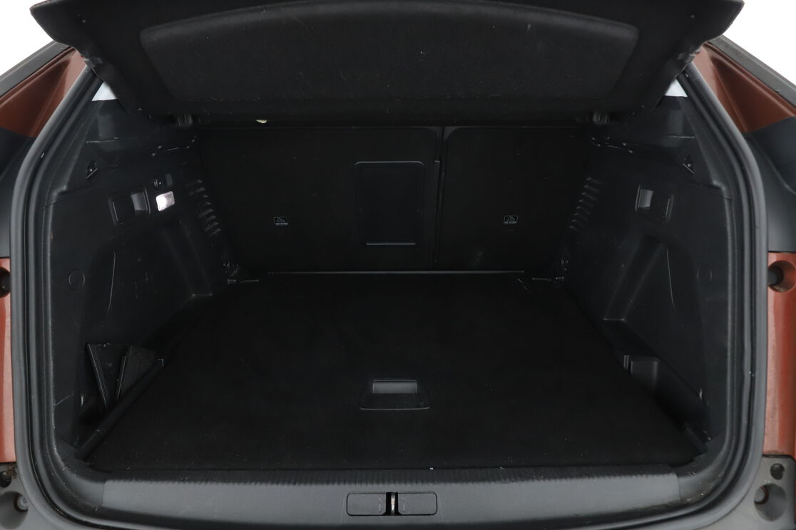 Peugeot 3008 1.2 PureTech Allure EAT6 — photo 16