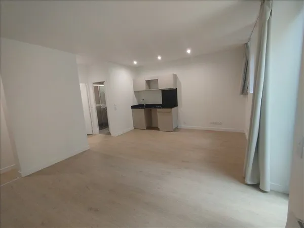 Appartement - RDJ - 33 m2 - 1 pièce - Non meublé