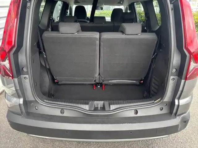 Dacia Jogger 1.0 tce 110ch extreme 7 places -24 — photo 11
