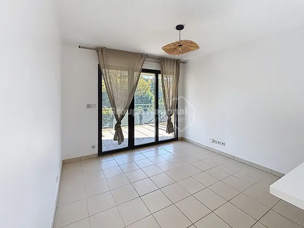 A VENDRE - LA ROQUETTE SUR SIAGNE- APPARTEMENT 2P - 42m2