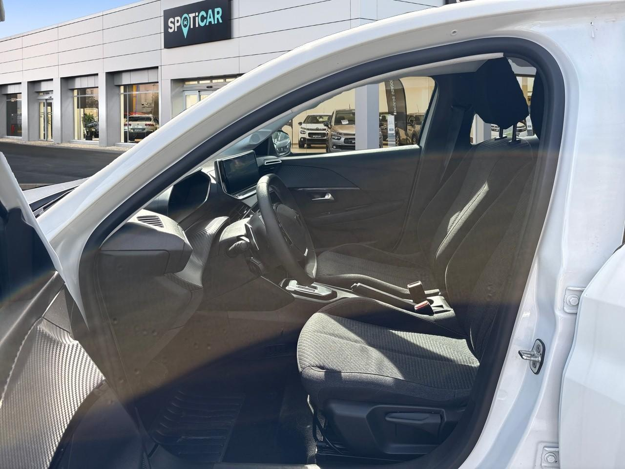 Peugeot 208 1.2 hybrid 110ch style e-dcs6 — photo 9