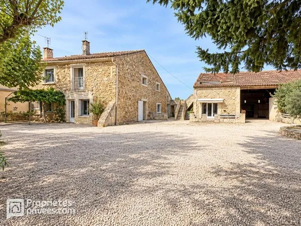 Maison 13 pièces 216 m²