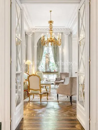 Appartement 7 pièces 396 m²
