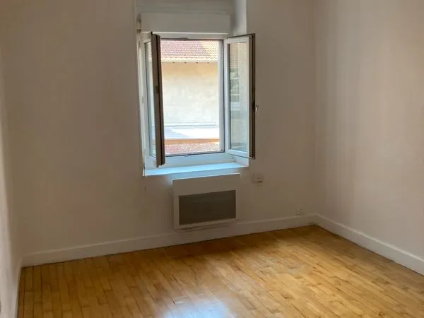Appartement rénové rue de tarare