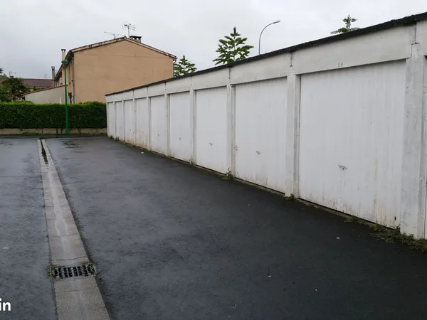 Garage 13.5 m² A louer