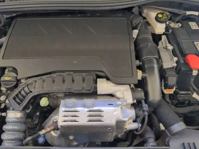 Opel Corsa 1.2 turbo 100 ch bvm6 — photo 52