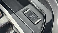 Peugeot 3008 HYBRID 225ch Allure e-EAT8 — photo 19
