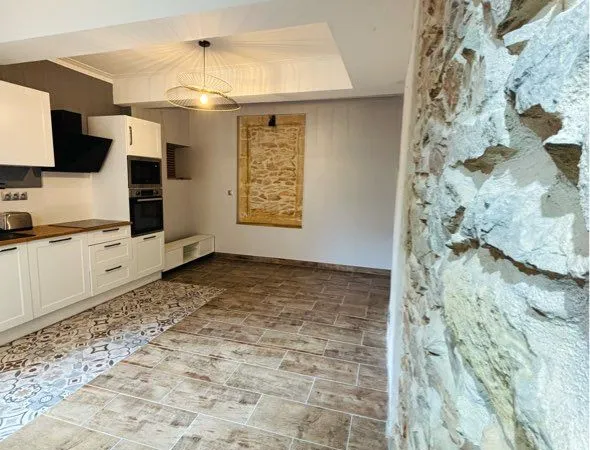 Maison de village T3 - 80 m² - Vergèze (17 km Nîmes) - Clim & parking privé