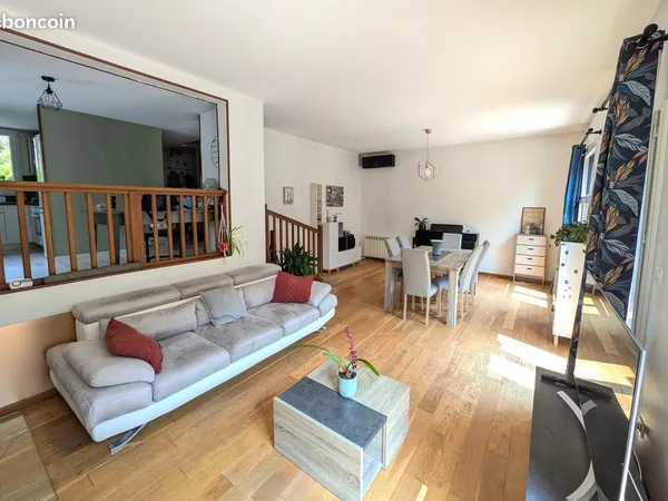 Maison 133 m² - 5 chambres - Jardin 554 m² - Vue nature - Vaulx-Milieu