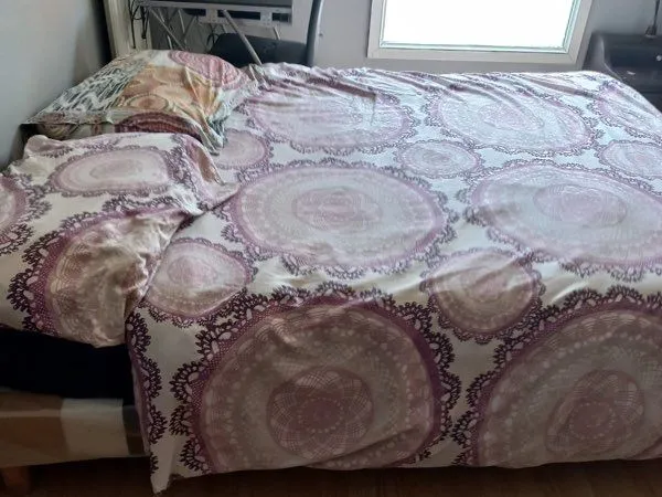 Chambre meublée