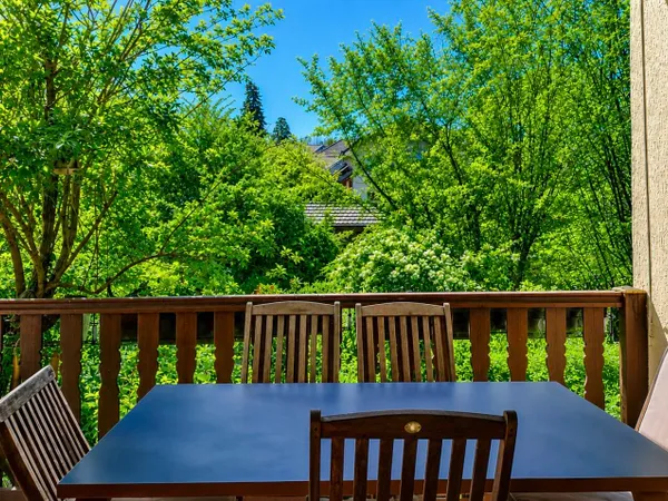 Appartement rez-de-jardin & garage