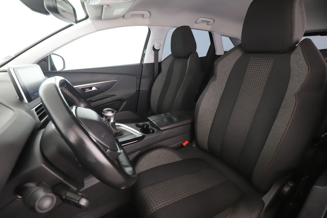 Peugeot 3008 1.2 PureTech Active — photo 9