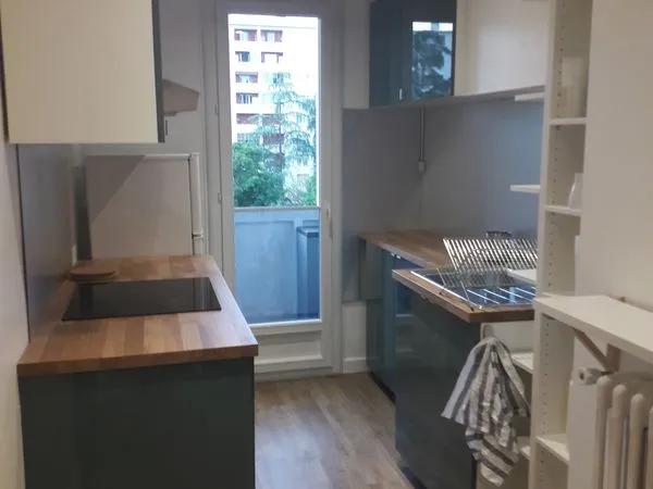 Chambre dans colocation etudiante - villeurbanne metro gratte ciel