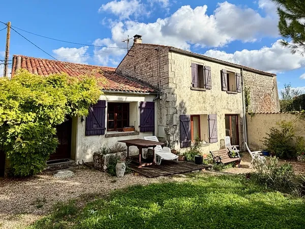 Belle Charentaise, 4 chambres, à 4 km de Aunlay-de Saintonge - au calme