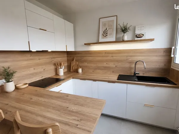 T5 entièrement rénové de 101 m² avec ascenseur, balcon (+ garage possible)