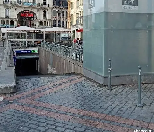 Lille - PLACE DE PARKING SÉCURISÉE AVEC LOCATAIRE EN PLACE