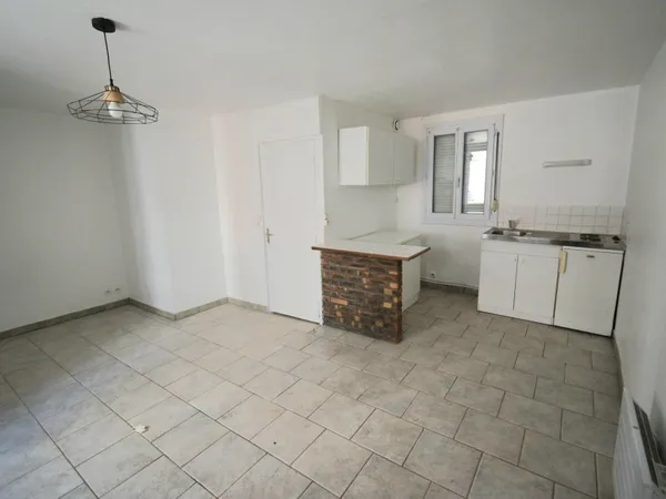 Studio 24m², cuisine ouverte, proche Université.
