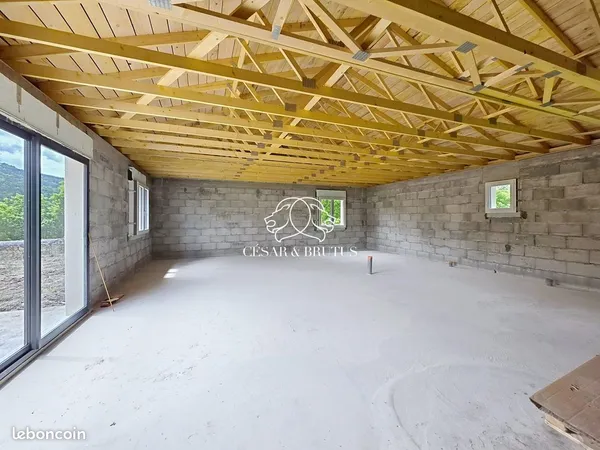 Villa 1 pièce 80 m²