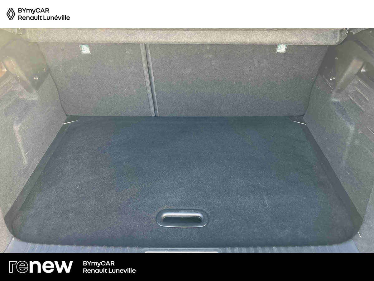 Renault Captur E-Tech 145 - 21 — photo 13
