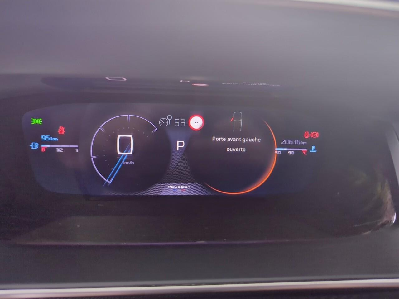 Peugeot 2008 puretech 130 s&s eat8 gt — photo 27