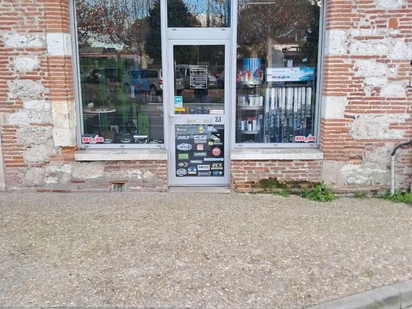 A loué local commercial 75m2 situé sur la commune de Valence d'Agen 82400